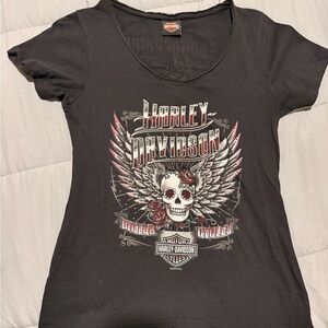 Harley-Davidson Black Tee with Skull and Wings Design
